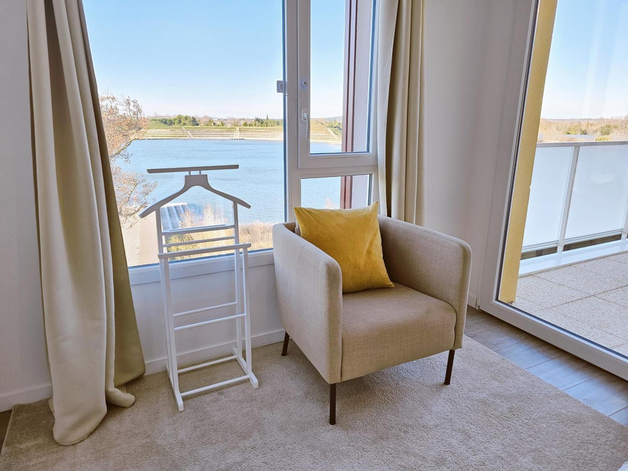 Lakeside Provence - Appartement Classe 4 Etoiles, Vue Sur Le Lac, Parking Sous-Sol, Double Clim Monteux Buitenkant foto