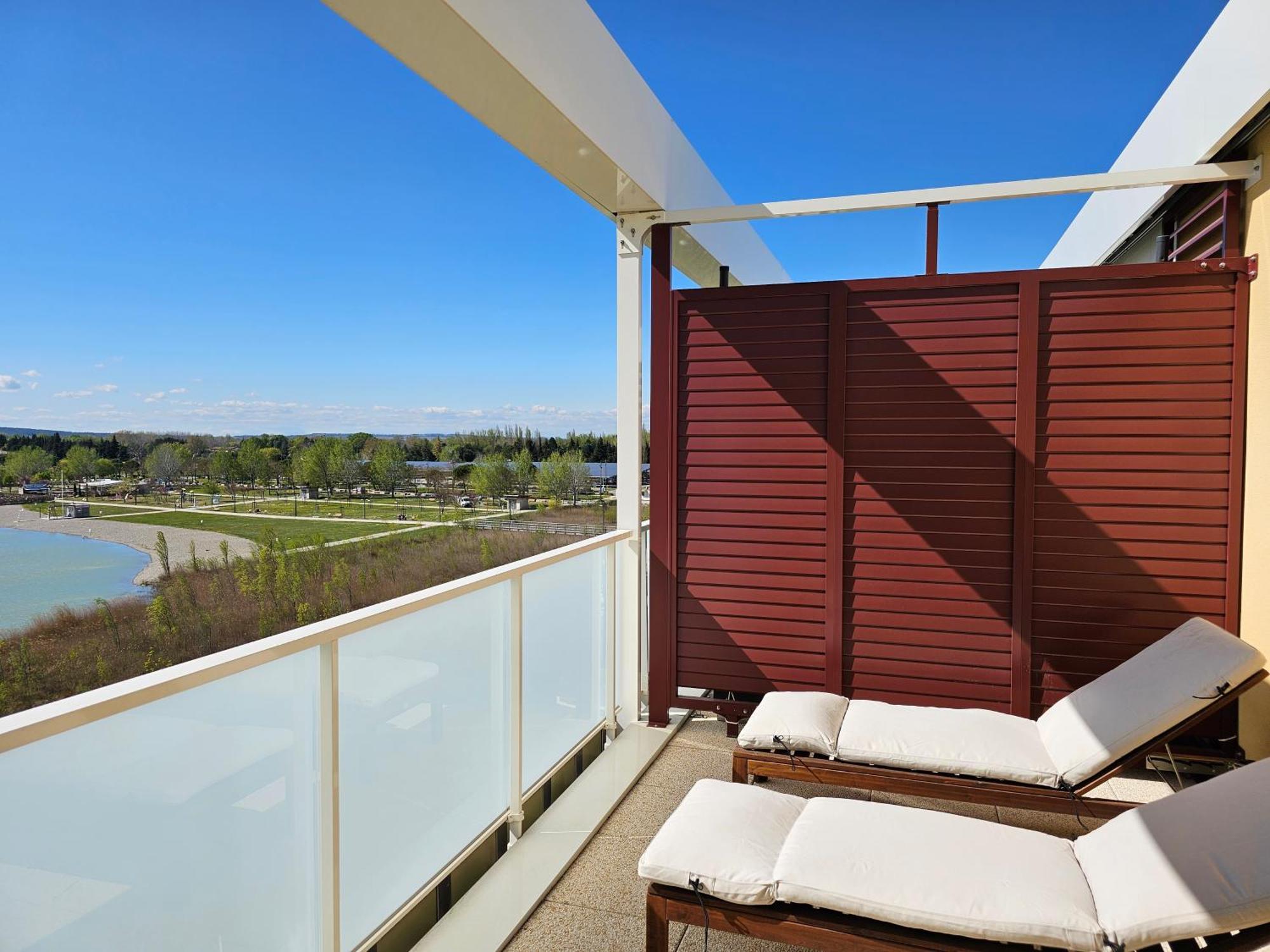 Lakeside Provence - Appartement Classe 4 Etoiles, Vue Sur Le Lac, Parking Sous-Sol, Double Clim Monteux Buitenkant foto