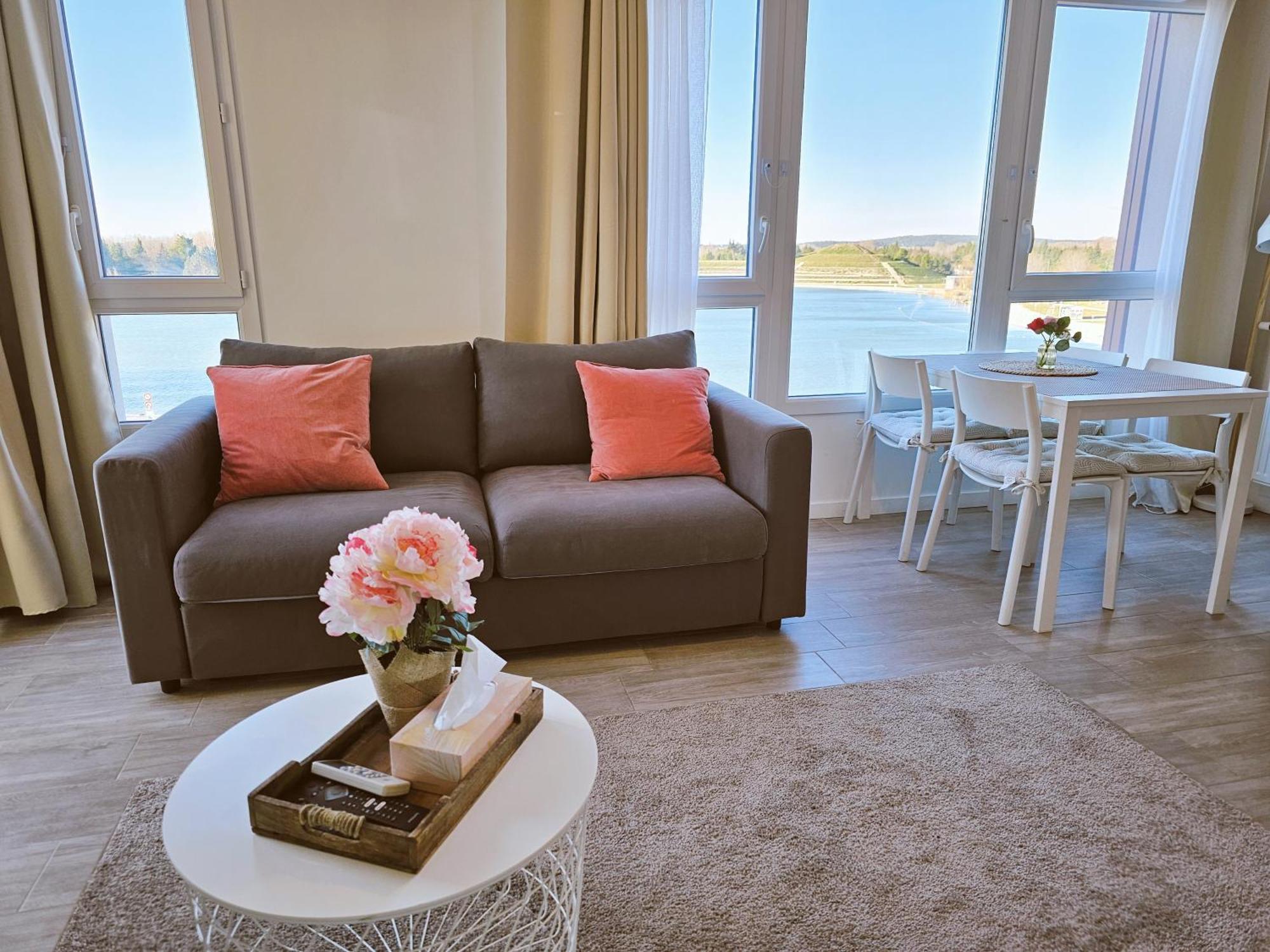 Lakeside Provence - Appartement Classe 4 Etoiles, Vue Sur Le Lac, Parking Sous-Sol, Double Clim Monteux Buitenkant foto