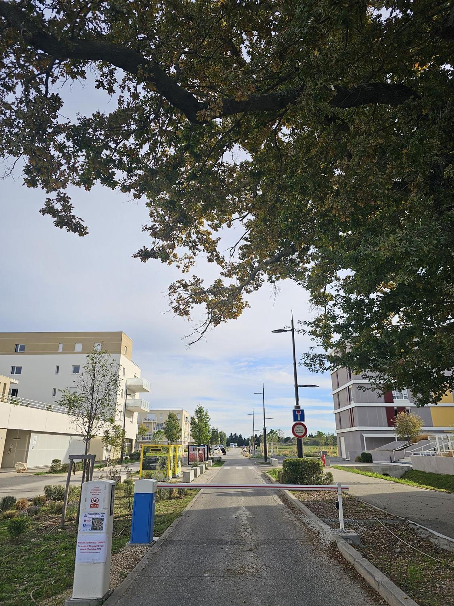 Lakeside Provence - Appartement Classe 4 Etoiles, Vue Sur Le Lac, Parking Sous-Sol, Double Clim Monteux Buitenkant foto