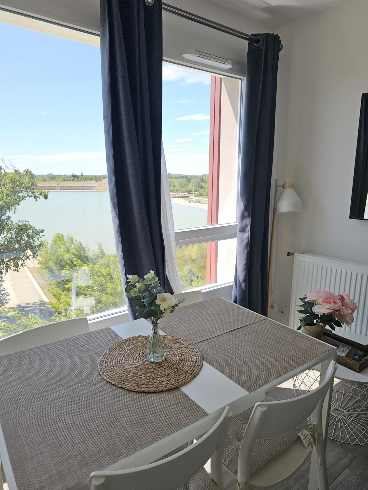 Lakeside Provence - Appartement Classe 4 Etoiles, Vue Sur Le Lac, Parking Sous-Sol, Double Clim Monteux Buitenkant foto