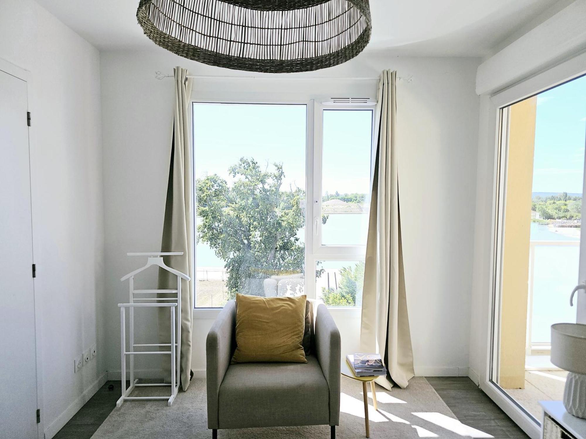 Lakeside Provence - Appartement Classe 4 Etoiles, Vue Sur Le Lac, Parking Sous-Sol, Double Clim Monteux Buitenkant foto