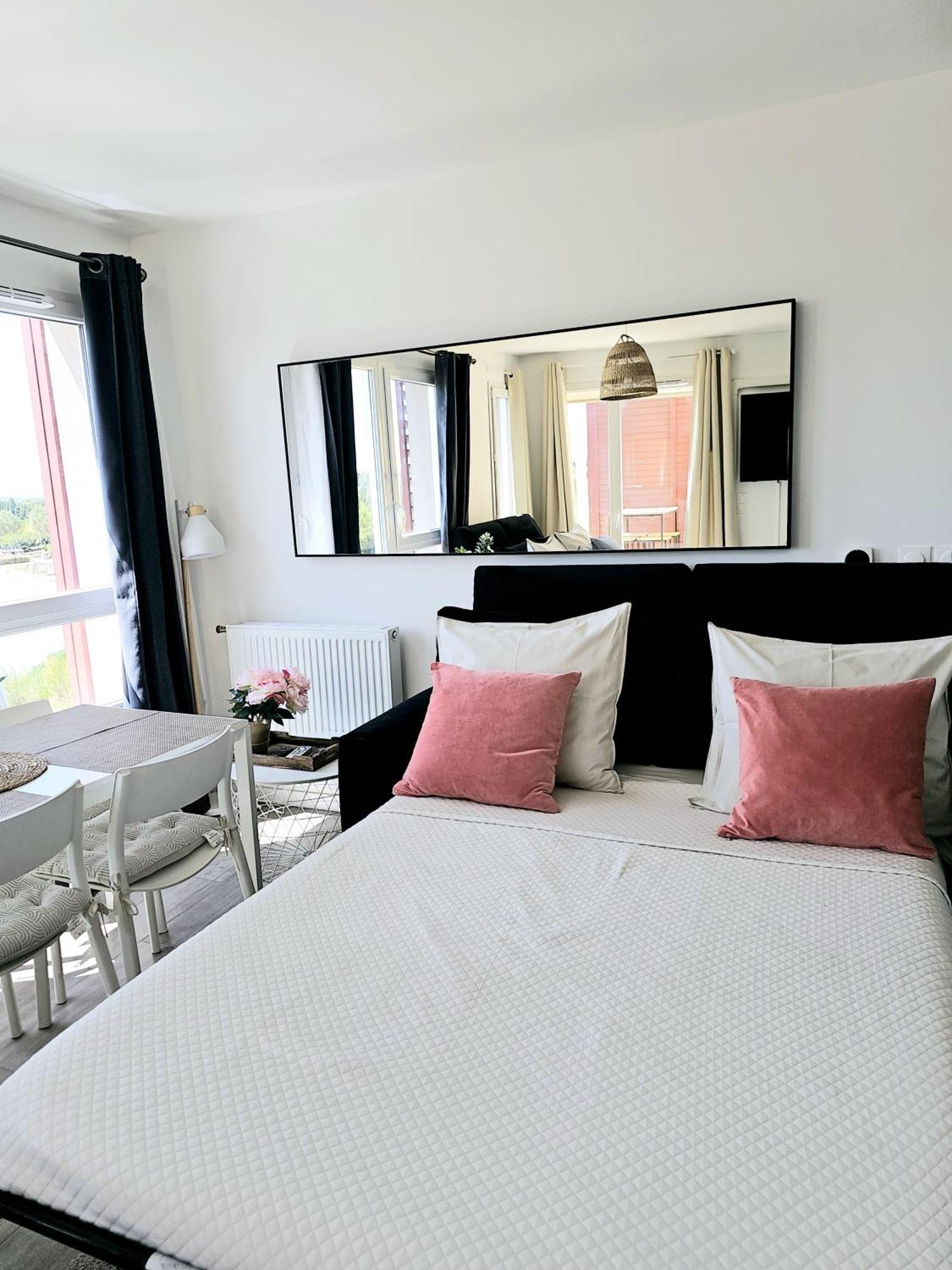 Lakeside Provence - Appartement Classe 4 Etoiles, Vue Sur Le Lac, Parking Sous-Sol, Double Clim Monteux Buitenkant foto