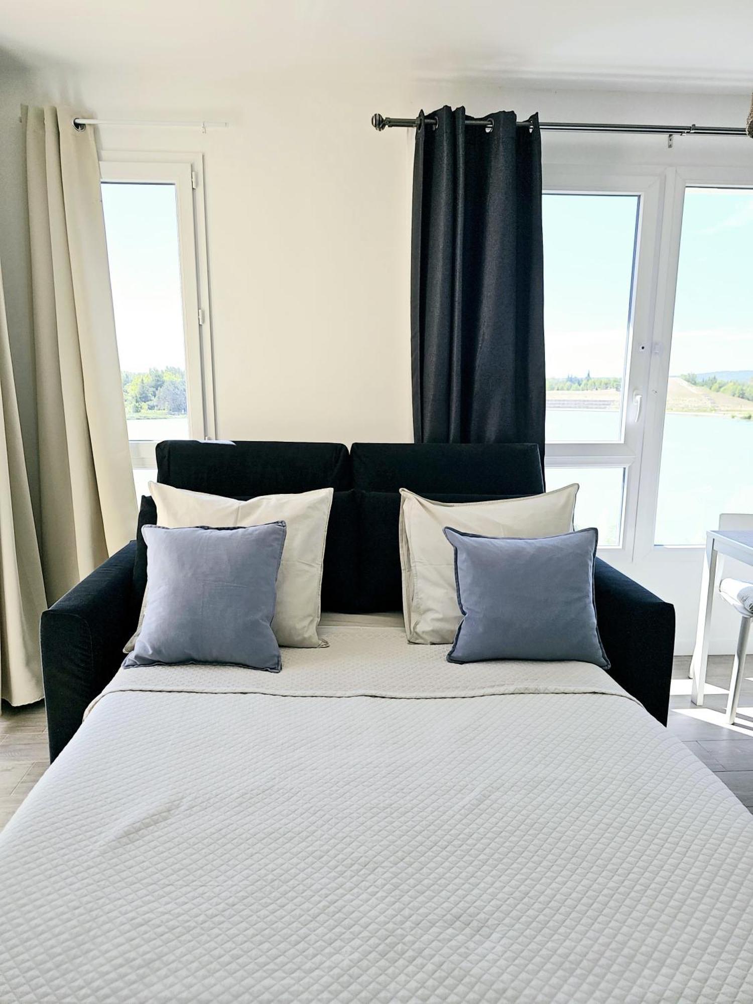 Lakeside Provence - Appartement Classe 4 Etoiles, Vue Sur Le Lac, Parking Sous-Sol, Double Clim Monteux Buitenkant foto
